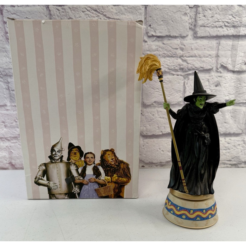 Wizard of Oz Westland Music Box Musical Wicked Witch With Broom 17101 *MINT*